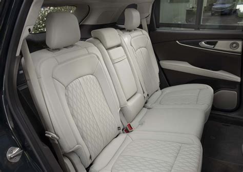 Review Update Lincoln Nautilus Crossover Suv Comes Around To Luxury