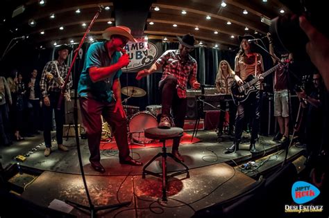 Noche De Surf Y Garage Con Deke Dickerson The Sex Phonics En Barcelona Dirty Rock Magazine