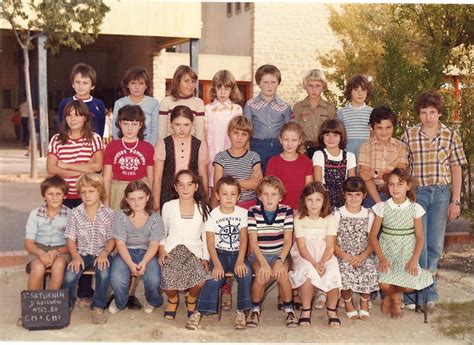 Photo De Classe CM1 CM2 De 1979 Ecole Jean Moulin Saint Saturnin Les