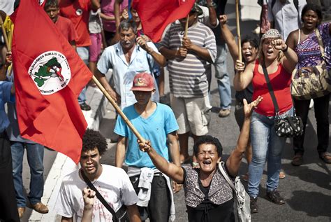 Mst Movimento Dos Trabalhadores Sem Terra Faz Manifesta O Na Avenida