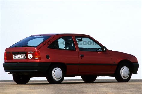 Opel Kadett images (1 of 3)