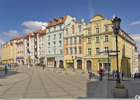 Pierzeja wschodnia pl Bolesława Chrobrego Rynek Kłodzko zdjęcia