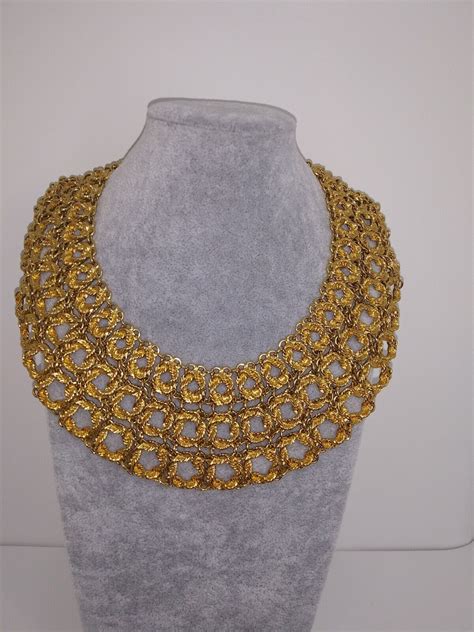 Vintage Monet Gold Tone Stunning Collar Textured Nec Gem