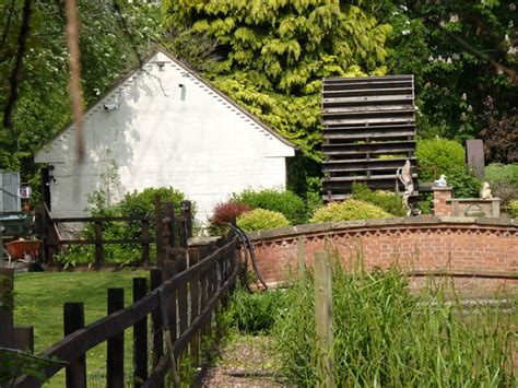 The Old Water Wheel Of Wychbold Mill Jeff Gogarty Geograph Britain