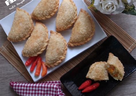 Resep Pastel Isi Kulit Renyah Tanpa Telur Oleh Dapoer Santi Cookpad