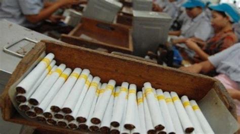 Daftar Harga Rokok Yang Naik Per Januari Kretek Paling Mahal Rp