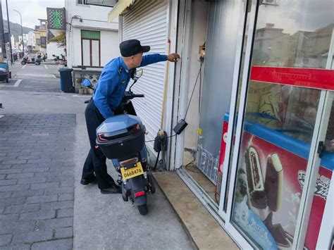 普陀区展茅街道综合行政执法队开展电动自行车安全隐患夜查行动