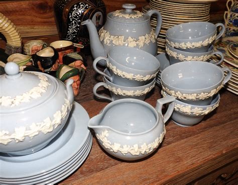 Lot Wedgewood Setting For Including Teapot Sugar And Creamer