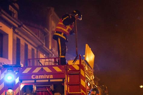 Incendie à Péronne Bâtiment Désaffecté En Feu