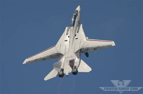 Milestone Monday First Flight Of The Grumman F 14 Tomcat Fighter Sweep