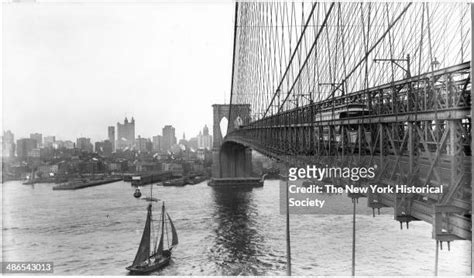 400 Brooklyn Bridge Side View Stock Photos High Res Pictures And