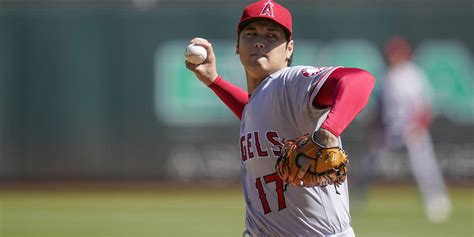 Shohei Ohtani qualifies for league leaders as pitcher and hitter