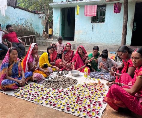 गाय के गोबर से इस दिवाली महकाइए अपना घर आंगन चाइनीज उत्‍पादों को कहिए