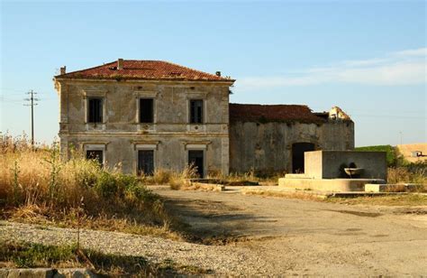 A Beginner S Guide To Italian Ghost Towns Selling Houses For