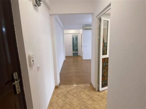 Apartament Ultracentral Apartament Cu Camere De Vanzare In Ploie Ti