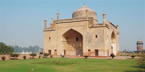 Tour A Piedi Delle Gemme Nascoste Del Patrimonio Di Agra Getyourguide