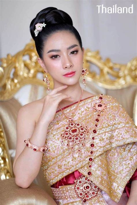 Thai National Costume Copyright Of Thai People 🇹🇭 ชุด นางแบบ นางฟ้า