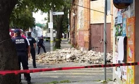 MUERE HOMBRE APLASTADO POR UNA BARDA MIENTRAS COMÍA TACOS EN LA CALLE