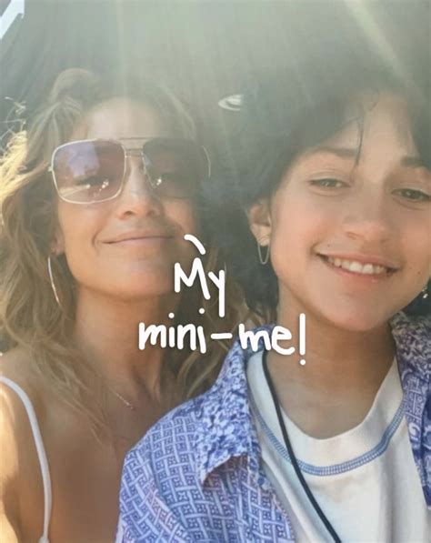 Jennifer Lopez And Daughter Emme Are Totally Twins In New Selfie