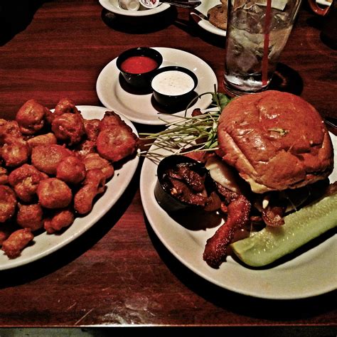 Red Coat Tavern – Detroit, MI (Royal Oak): Brasserie Burger (11.23.15 ...