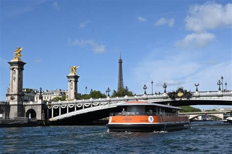 Jo Spectateurs Attendus Le Long De La Seine Pour La