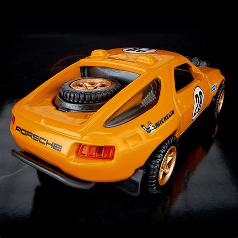 Hot Wheels Exclusive Elite 64 Porsche 928 Safari