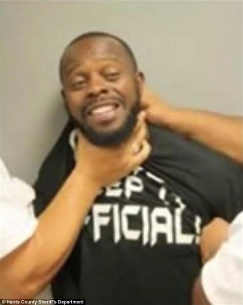 Texas Sheriffs Deputies Choke Man For Smiling In His Mugshot Daily