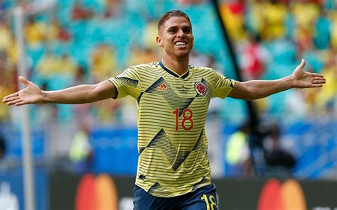 Flamengo festeja gol de Cuéllar pela Colômbia e torcedores vão à