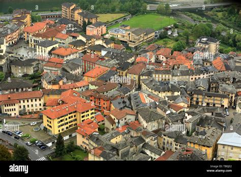 Le Village De Varallo Sesia Vue Du Mont Sacré De Varallo Sesia Italie