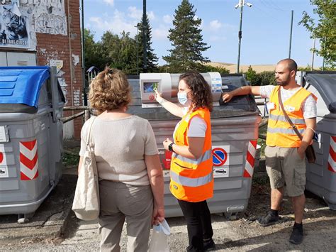 Siena Prosegue L Installazione Dei Cassonetti Intelligenti Ad Accesso