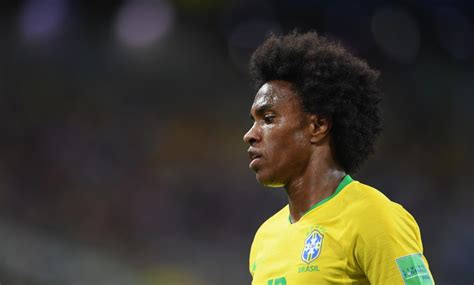 Chelsea slap huge £70m price tag on Brazil star Willian amid interest ...