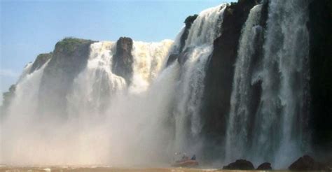 Puerto Iguazú: Iguazu Falls Trip With Jeep Tour & Boat Ride