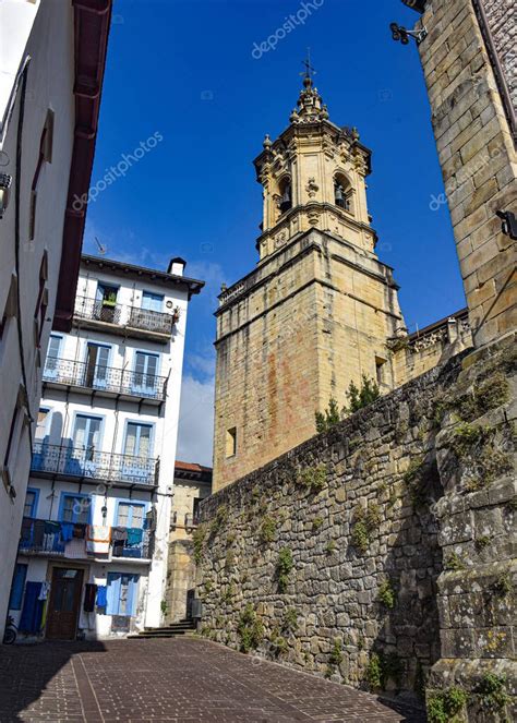 Hondarribia Espa A 29 Ago 2021 La Torre De La Iglesia De Santa Mar