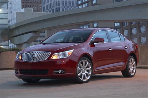 Buick LaCrosse Photos and Specs. Photo: Buick LaCrosse auto and 25 perfect photos of Buick LaCrosse