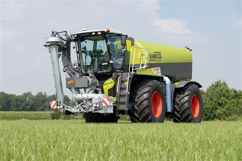 XERION SADDLE TRAC Aufbau Agricultural Machinery KAWECO