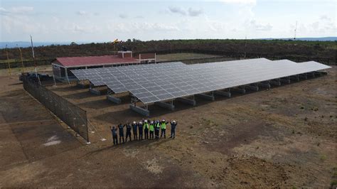 Kwp Fotovoltaicos Y Kwh De Almacenamiento Para Llevar Luz A