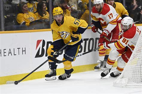 Saros Makes 38 Saves Leads Predators 2 1 Over Flames Trending News