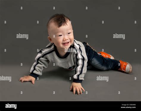 Chinese baby boy hairstyle hi-res stock photography and images - Alamy