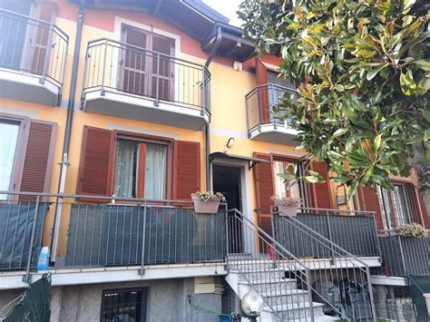 Bellissima Villa A Schiera Su Tre Livelli Immobiliarecasaelite