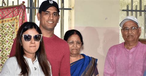 MS Dhoni Family, Biography, Personal life, Facts