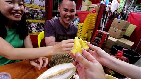 Japanese Girl Meets Durian Friends In Singapore Youtube