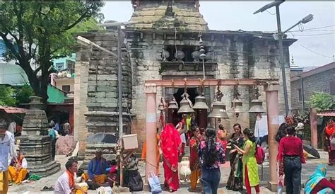 बागेश्वरसावन का चौथा सोमवार बाबा बागनाथ मंदिर में उमड़ा श्रद्धालुओं का