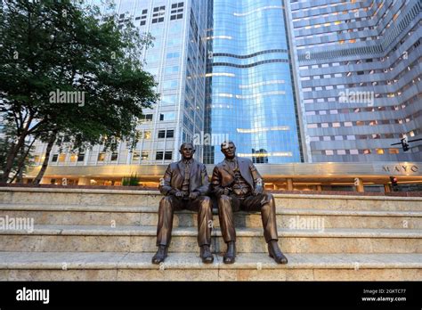 The Night View Of The Statue Of Drwilliam Mayo And Charlie Mayo The