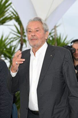 Alain Delon se confie sur sa santé un an après son AVC Je vais mieux