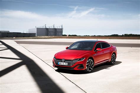 El Volkswagen Arteon Ya Est Aqu Y Estrena Carrocer A Shooting