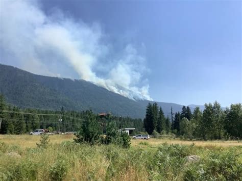 Around 870 Properties On Evacuation Order In Bcs Slocan Valley Cbc