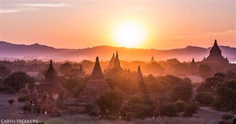 A Hot Air Balloon Ride Over Bagan, Myanmar – Earth Trekkers