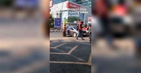 Viral Tukang Parkir Berangkat Kerja Pakai Mobil Netizen Auto Insecure