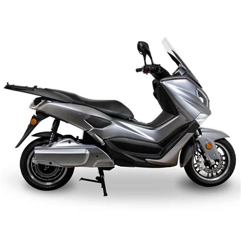 EXCLUSIVITÉ Easy Watts le nouveau maxi scooter électrique 125 e trax