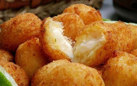 Aprenda A Fazer Bolinho De Mandioca Frito Em Casa Cozinha Paranaense